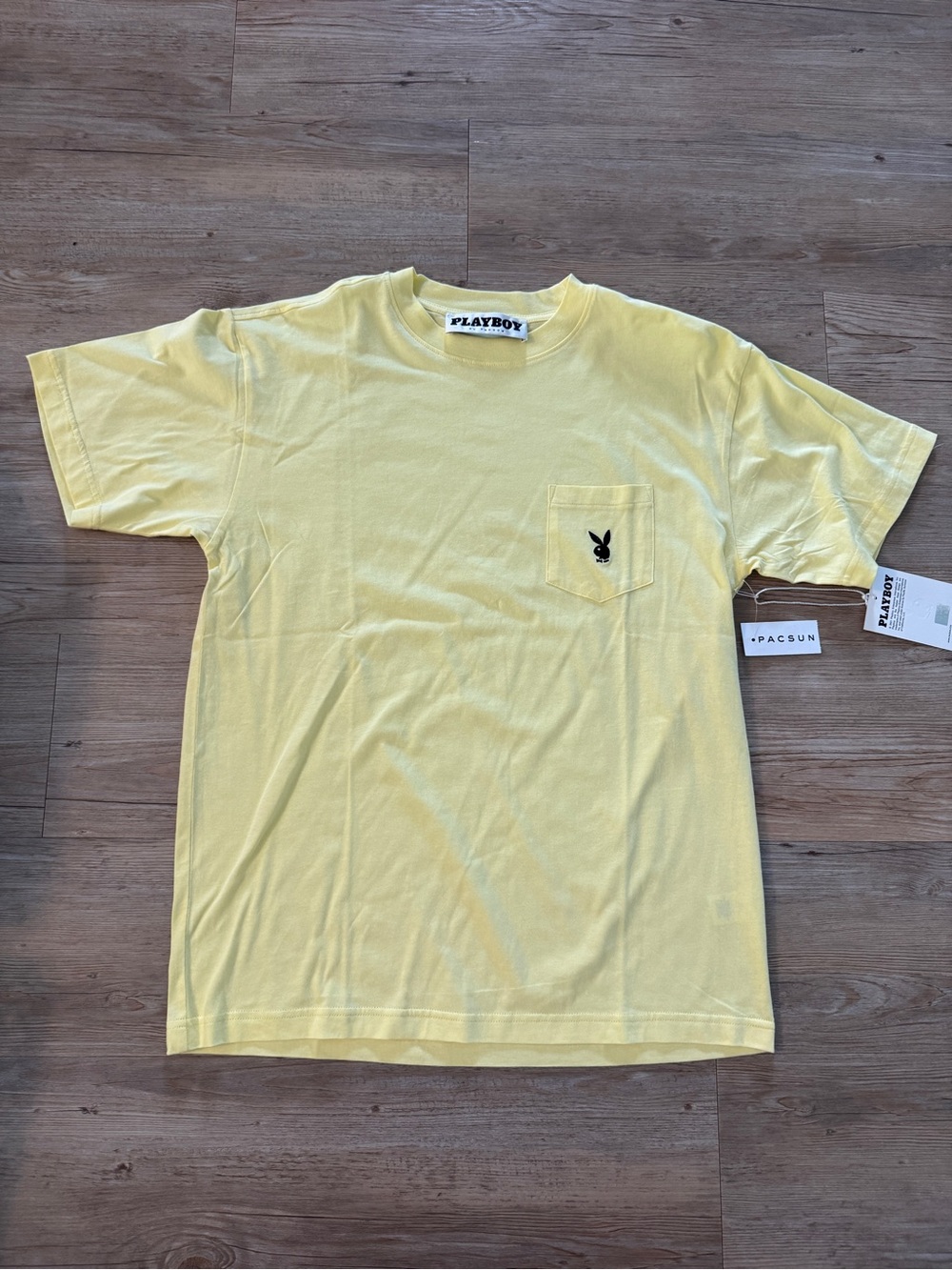 PLAYBOY Men’s Light Yellow Pocket Tee with Bunny Logo Men’s Medium NWT